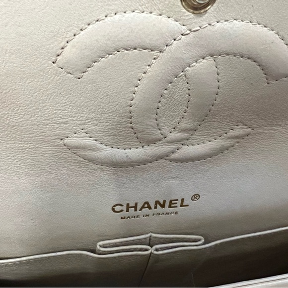 Chanel Medium Caviar Classic Flap Bag - Picture 9 of 12